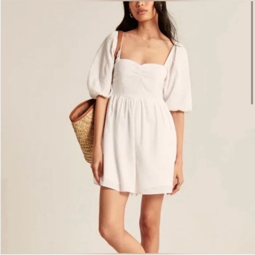 Abercrombie Puff Sleeve Babydoll
Romper